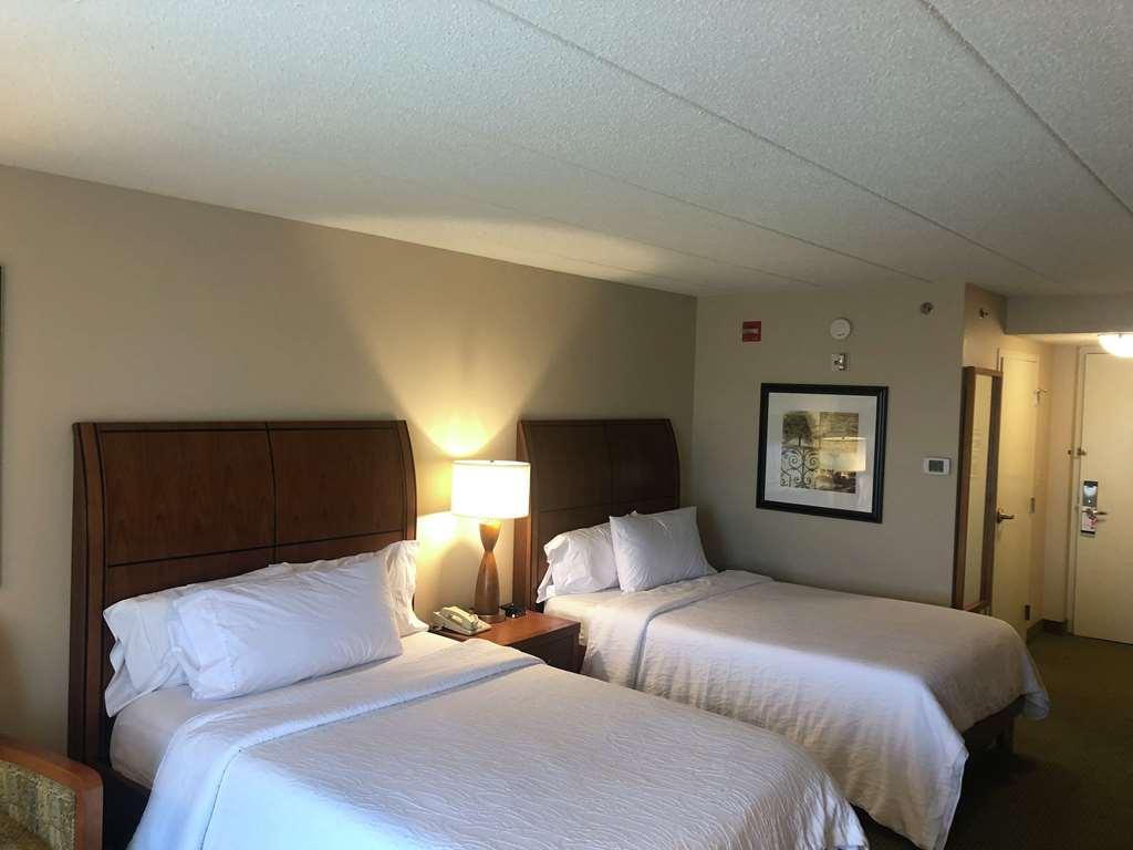 Hilton Garden Inn Addison Habitación foto