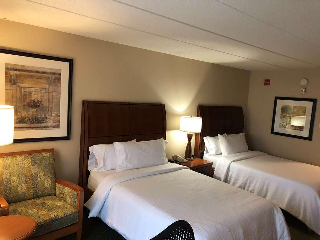 Hilton Garden Inn Addison Habitación foto