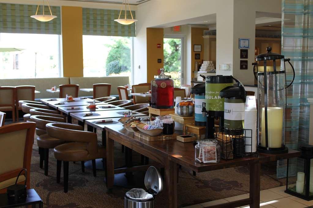 Hilton Garden Inn Addison Restaurante foto