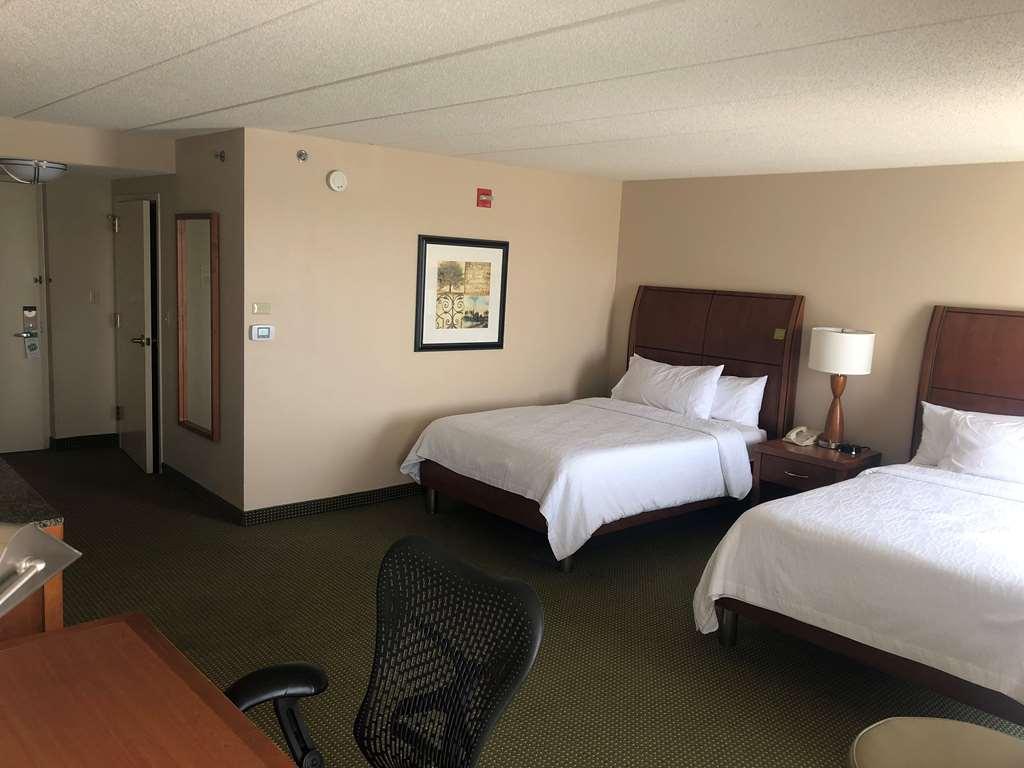 Hilton Garden Inn Addison Habitación foto