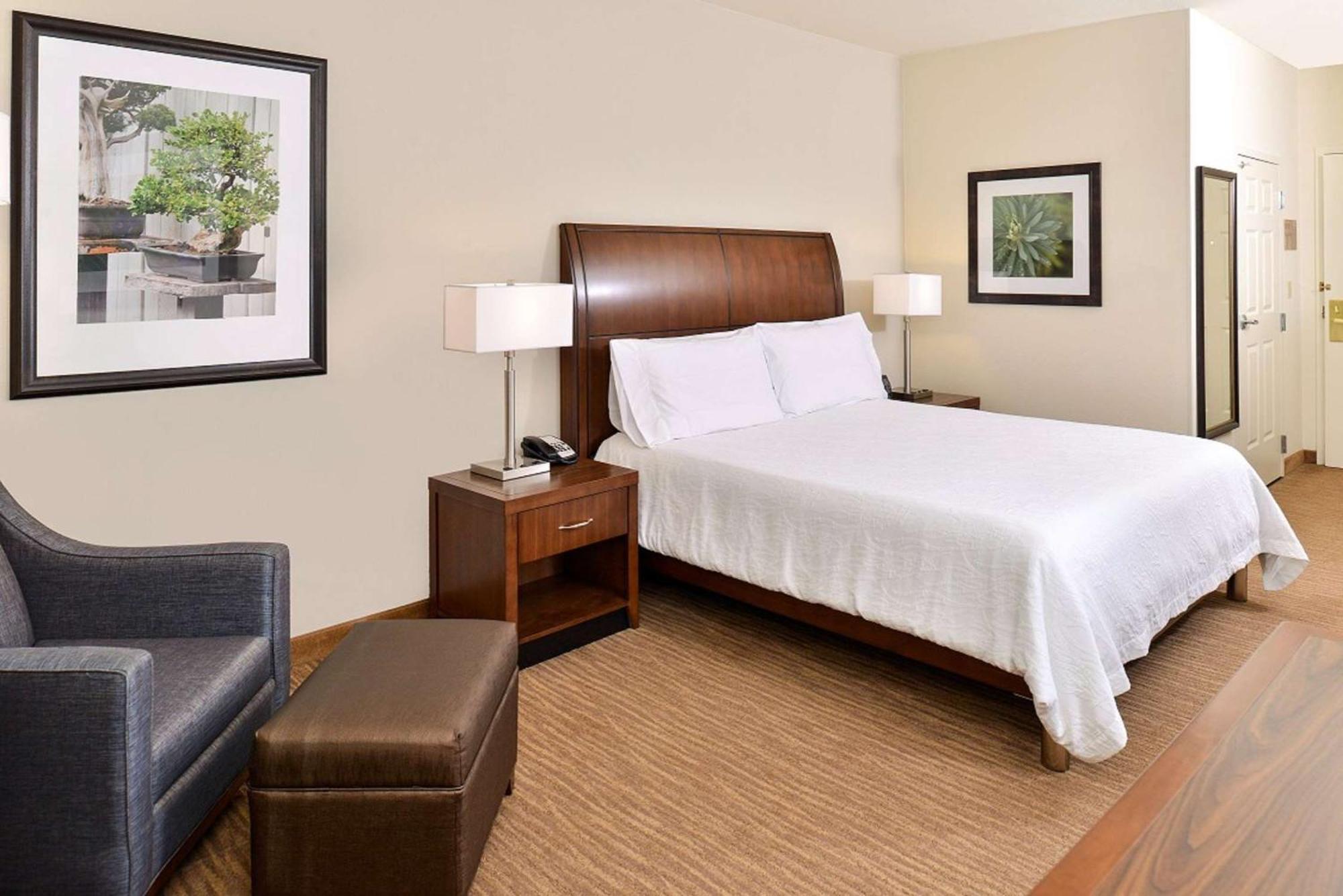 Hilton Garden Inn Addison Exterior foto