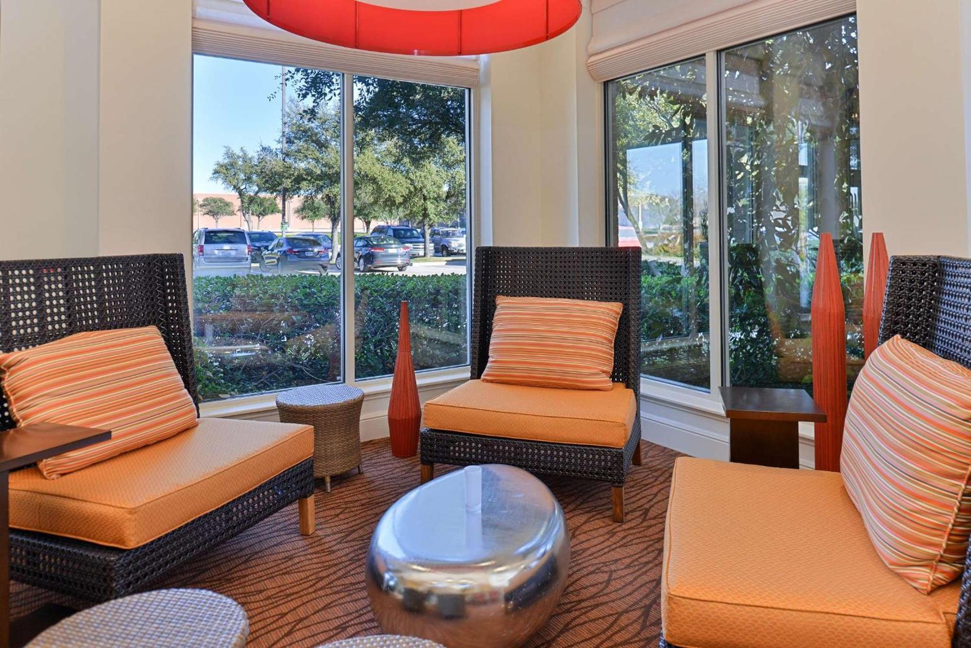 Hilton Garden Inn Addison Exterior foto