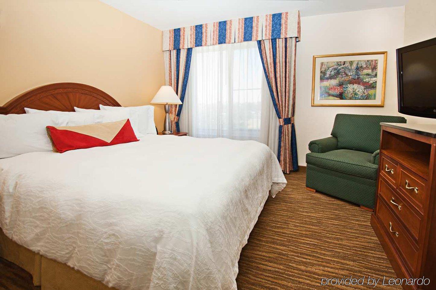 Hilton Garden Inn Addison Habitación foto
